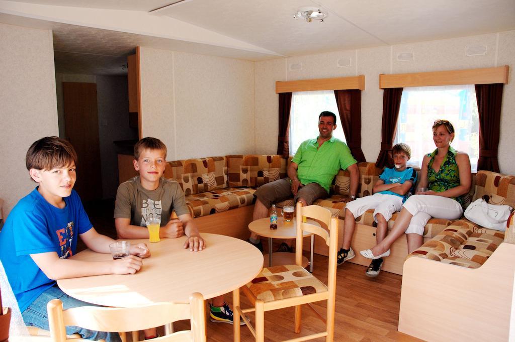 Oostappen Vakantiepark Zilverstrand Mol Cameră foto